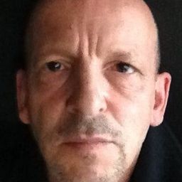 Bart Slegers 飾演 Serge