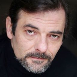 Nicolas Planchais 飾演 Diaghilev / Grand mâle-maître / Bancroche (voice)