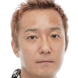 小野坂昌也 飾演 Shinji Hirako (voice)