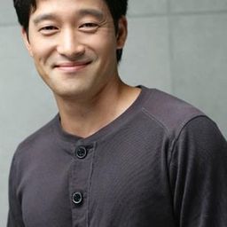 尹熙元 - 與鬼同行：大叔追兇演員 飾演Section Chief Lee