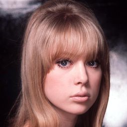 Pattie Boyd 飾演 Self