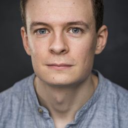 Ryan O'Grady 飾演 Cardinal Sullivan