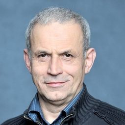 Krzysztof Stelmaszyk - Letters to Santa 2演員 飾演Monika's Father