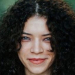 Brittany Venti 飾演 Self