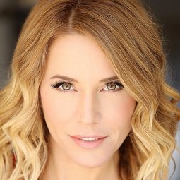 Kristen Dalton - 神鬼無間演員 飾演Gwen