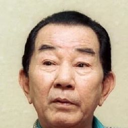 由利徹 飾演 Old Man