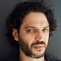 尤尼斯·卜阿布 - The Stand-In演員 飾演