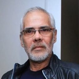 皮耶·古諾 - Paper Boats演員 飾演Ayah Wanda