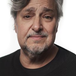 Mark Resnik 飾演 Mayor Balan