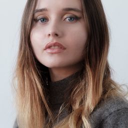 Kansas Bowling 飾演 Young Peasant Girl