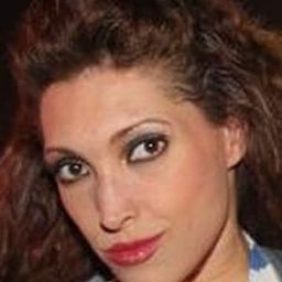 Bridget Powers 飾演 Tink