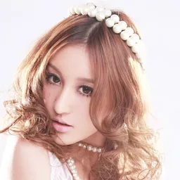 劉羽琦 飾演 Young woman