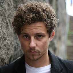 查理古斯塔松 飾演 Samuel