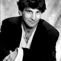 Vinnie Bilancio 飾演 John