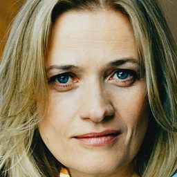 Ulrike Grote 飾演 Schwester Lydia