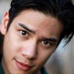 Ben Levin 飾演 Philip