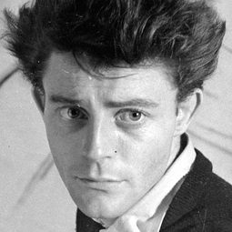 Gérard Philipe - Lovers of Paris演員 飾演Octave Mouret, ambitious provincial