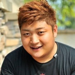 Hongtao Li 飾演 Wan Dabao