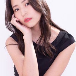 只埜 なつみ 飾演 Akemi