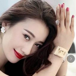 郝星棋 飾演 LI Yilian