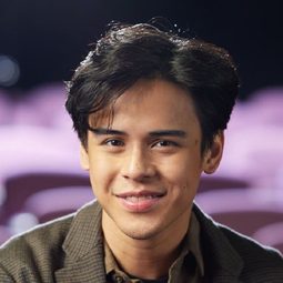 卡利爾·拉莫斯 飾演 