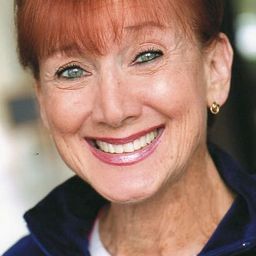 Marcy Goldman 飾演 Dolly