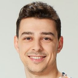 Alihan Aracı 飾演 Sefa