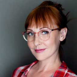 Kathy Searle - 羅斯在哪裏演員 飾演Mary Daniels