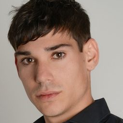 César Vicente - 萬千痛愛在一身演員 飾演Eduardo