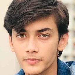 Rudra Soni 飾演 Sadashiv