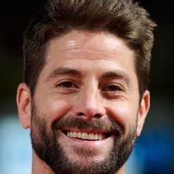 Luis Fernández - Afterparty演員 飾演Carlos 