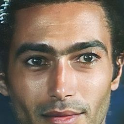 Ahmed Mehrez 飾演 Adel Bey