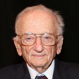 Benjamin Ferencz 飾演 Self - Jurist