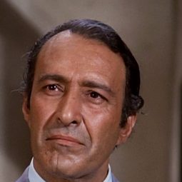 Richard Angarola 飾演 Lucio Bellini