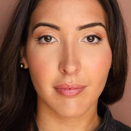 Nicole Annunziata - 鳥與蜜蜂演員 飾演Amy