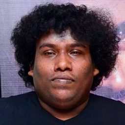 約奇·巴布 飾演 Pimp