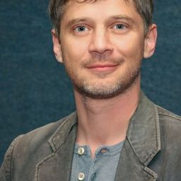 László Görög 飾演 Dávid's father