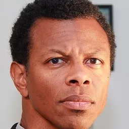 菲爾·拉瑪 飾演 Krushauer / Helectrix / Additional Voices (voice)