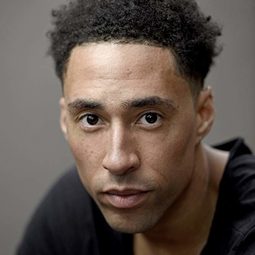 勞倫斯烏彭威廉斯 飾演 Hugh McHaffie