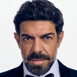 皮爾弗朗卓斯高法費奴 - A Mother演員 飾演Pierre