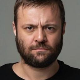 Sadi Celil Cengiz 飾演 Haktan