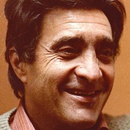 Martín Adjemián 飾演 Néstor