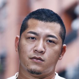 江治緯 飾演 Captain