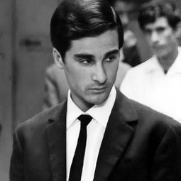 Abderrahmane Brahimi 飾演 Le Marié de la Casbah