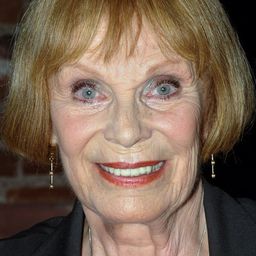 Eva Pflug 飾演 Anastasia Arendt