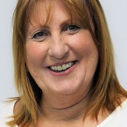 Isabel Friera - 靈異孤兒院演員 飾演Antonia Cuidadora