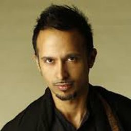 阿里·卡茲米 飾演 Zafar