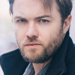 Emiliano Ruschel 飾演 Fausto