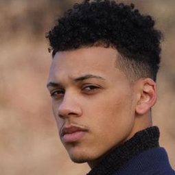 喬丹·博爾格 飾演 Malik