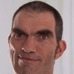 Guillaume Delaunay - 女子漢又怎樣演員 飾演Monsieur Kracovik